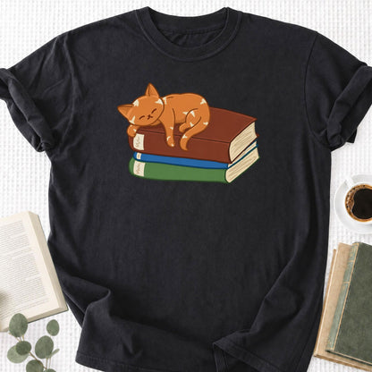 Cute Cat Sleeping on Books Unisex T-Shirt