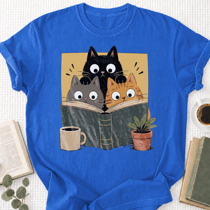 Retro Curious Reading Cats Unisex T-Shirt